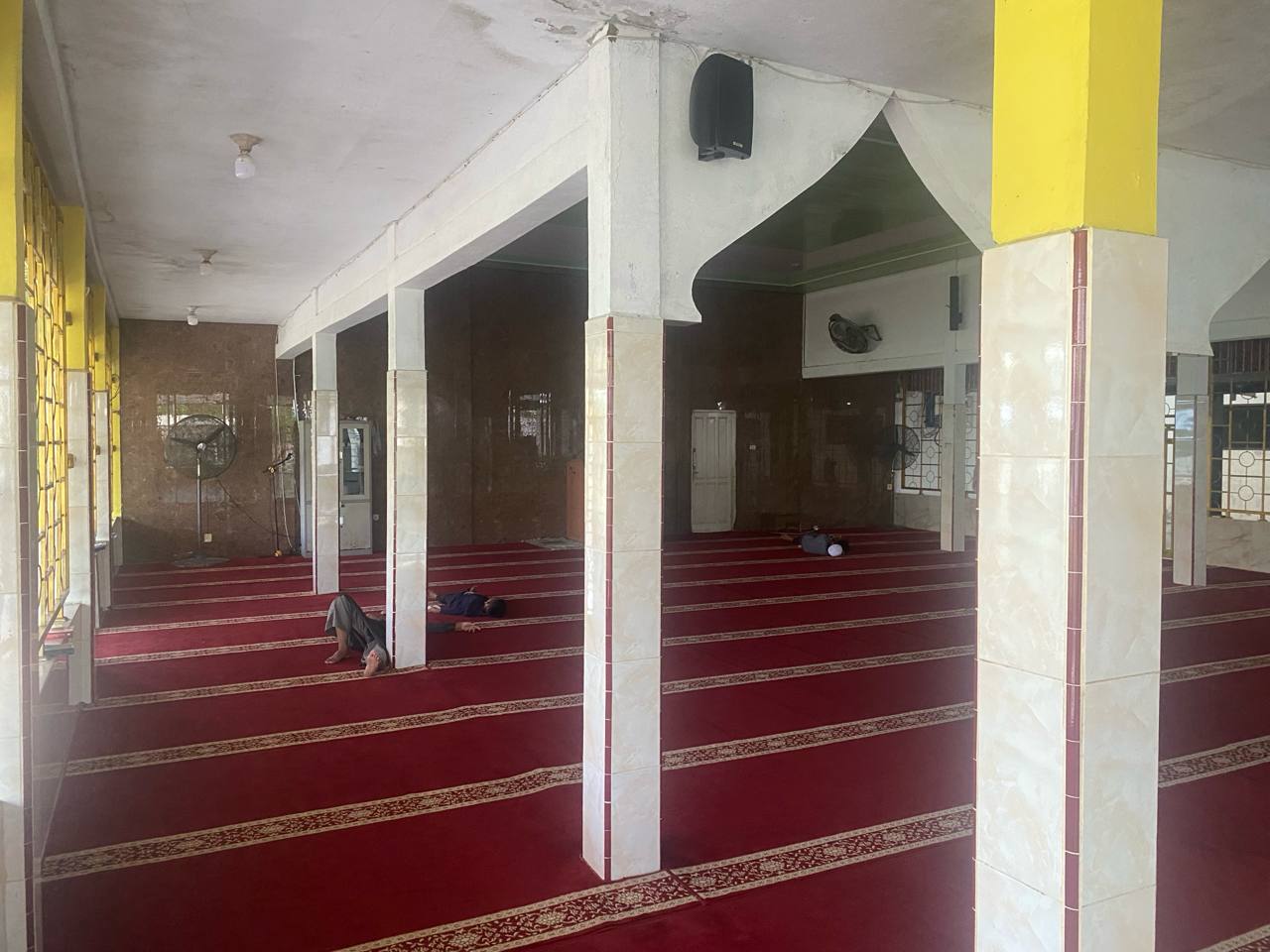 Bagian dalam masjid